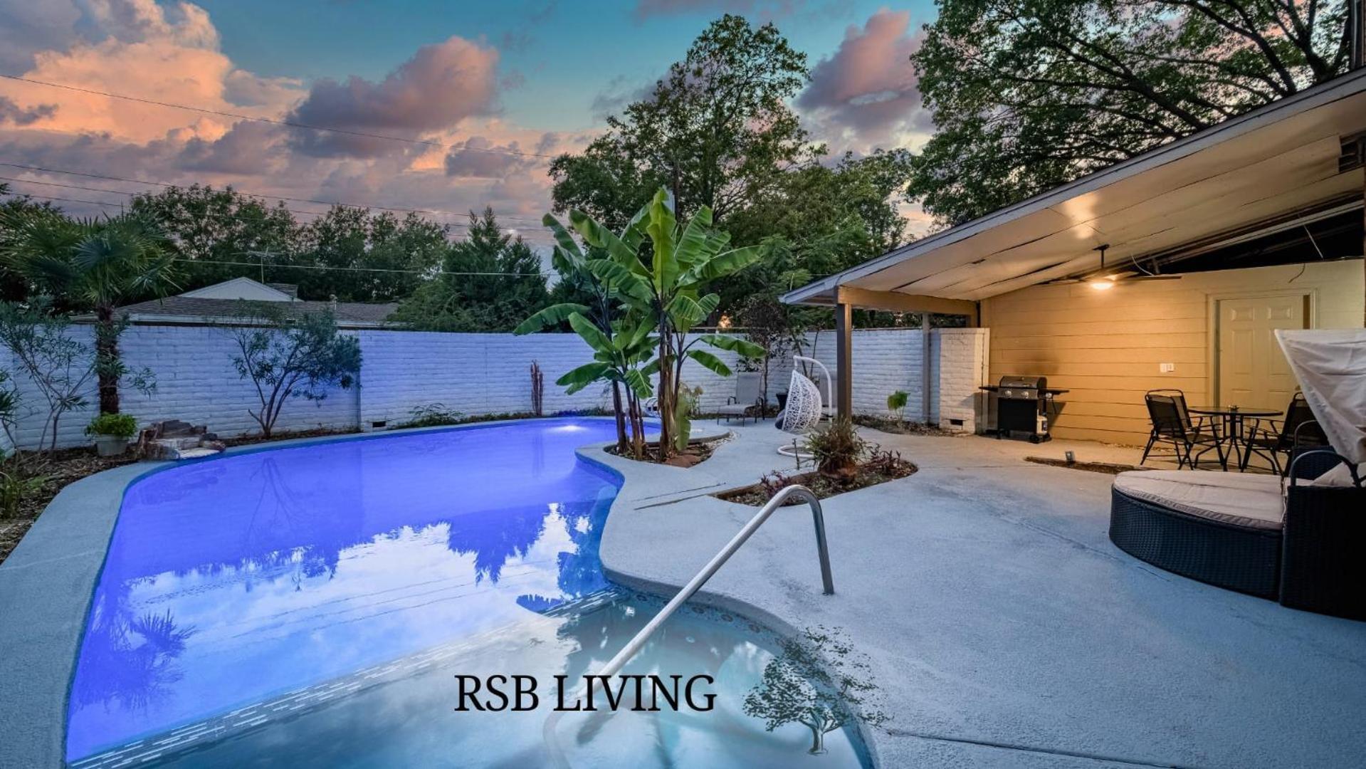Stunning 5Br 2Ba Holiday Home With Private Pool And Cinema Dallas Exterior photo